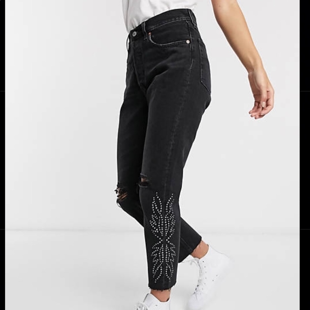 NWT LEVI’S 501 BLACK RIPPED CANYON JEANS